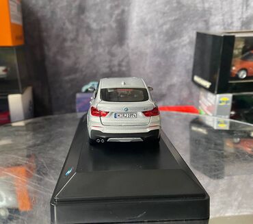 Avtomobil modelləri: Коллекционная модель BMW X4 series F26 Melbourne Silver 2015 Dealer — 17