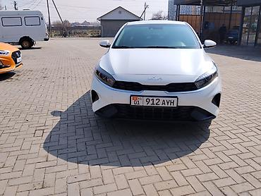 Kia: Kia Ceed: 2021 г., 1.6 л, Вариатор, Бензин, Седан — 1