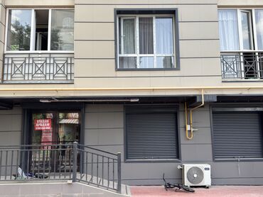 продаю помещения под бизнес: Сатам Дүкөн Турак үйдө, 90 кв. м, Жаңы ремонт, Эшиги өзүнчө, 1 кабат