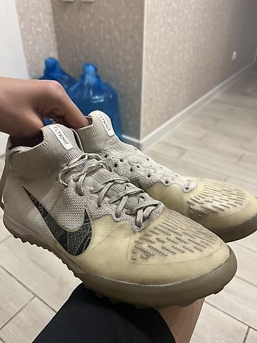сороконож: Футбольные бутсы/сороконожки Nike с технологией Flyknit. - Верх — 2