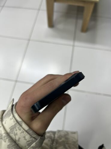 Apple iPhone: IPhone 13, Qara, Face ID — 4