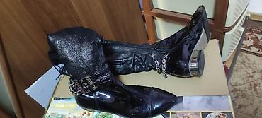 Мокасины и лоферы: Женская обувь — несколько пар на выбор:размеры36 лаковые туфли и Деми — 6