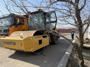 открыт машину: Услуги спецтехники Каток, Погрузчик,Экскаватор Хова