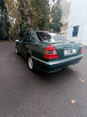 mercedes benz e class w124: Mercedes-Benz C 200: 2 l | 1995 il Sedan — 9