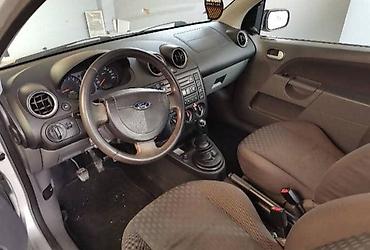 Glave motora: Enterijer ( plastike) za ford c-max, fiesta, focus . Od 2002. Do — 31