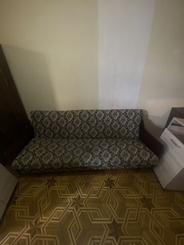 yeni suraxanida satilan ucuz heyet evleri: Köhnə ev əşyalarıdı təcili olaraq satılır. Ev təmir olunacaq yer