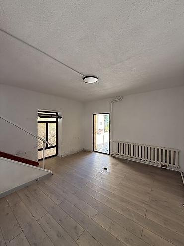 Продажа коттеджей и домов: 🏡 Продается дом 📐 Участок - 8,3 соток 🌳 На участке 3 постройки: - — 6