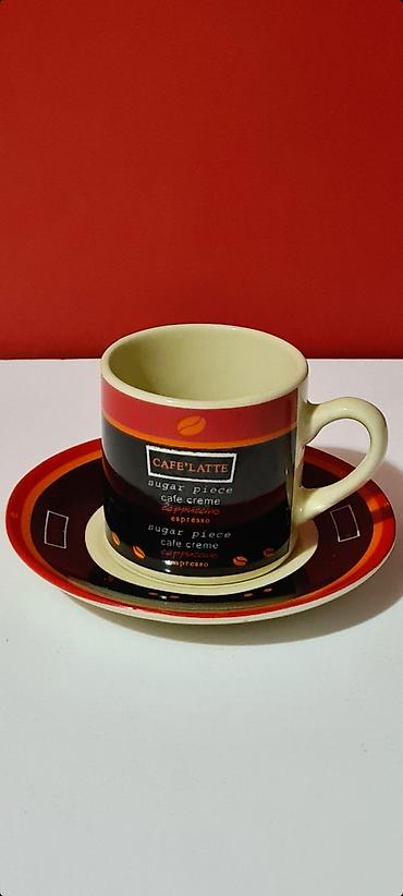 Kompleti posuđa: Servis 6 malih šoljica sa tacnom za kafu, motiv “CAFE’ LATTE”. - Nove — 7