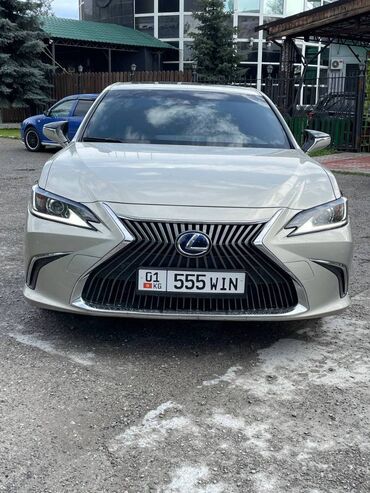 lincoln town car: Lexus ES: 2019 г., 2.5 л, Автомат, Гибрид, Седан