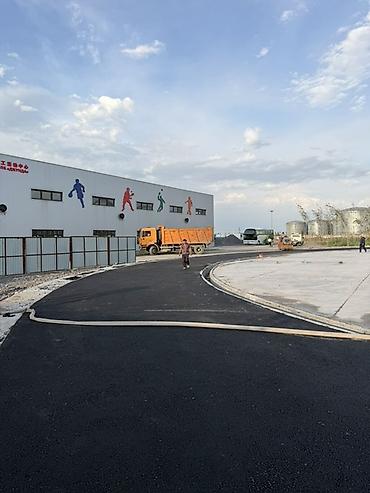 Асфальтирование дорог и площадок - Устройство асфальтобетонного