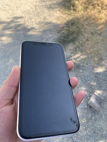 a 8: IPhone Xr, Б/у, 128 ГБ, Белый, 82 % — 1