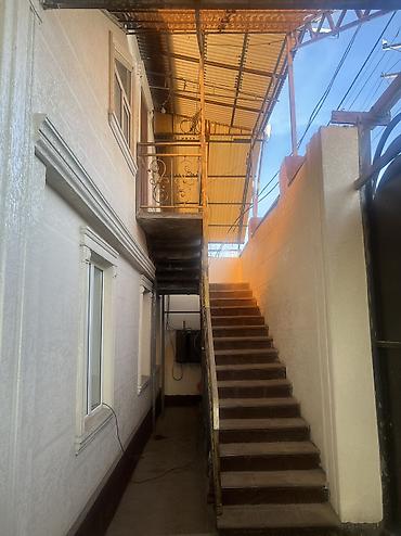 Продажа коттеджей и домов: Продается дом, 5 соток в Пишпеке Внутри участка 3 здания жилых и 2 at lalafo.kg — 21 Продажа коттеджей и домов: Продается дом, 5 соток в Пишпеке Внутри участка 3 здания жилых и 2 — 21