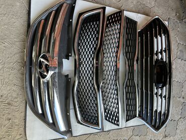 Амортизаторы, пневмобаллоны: Решетка радиатора Hyundai Б/у, Оригинал