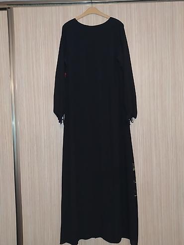 milli kişi geyimləri: Qara fonlu, qızılgül naxışlı uzun don - Rəng: qara, üzərində iri — 2