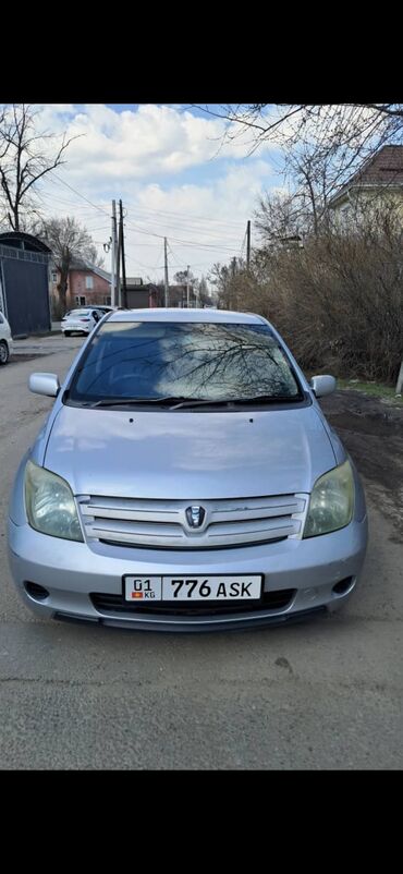 Toyota: Toyota ist: 2003 г., 1.3 л, Автомат, Бензин, Хэтчбэк