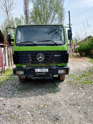 тумбу с полками и зеркалом: Манипулятор, Mercedes-Benz, 1995 г.