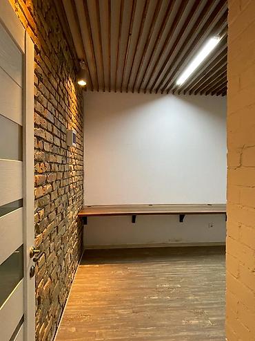 Продажа офисов: 🚨 СРОЧНО ПРОДАЁТСЯ КОММЕРЧЕСКОЕ ПОМЕЩЕНИЕ 🚨 1️⃣ Локация: 7 апреля — — 9