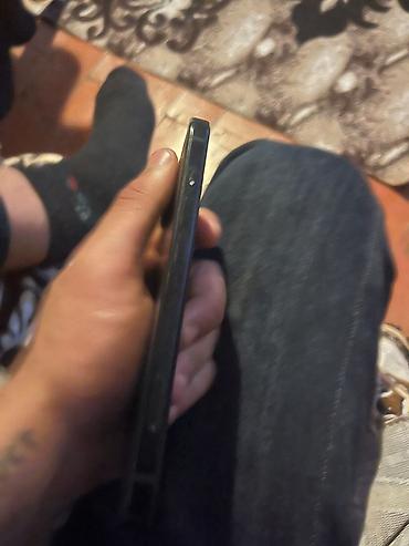 i̇phone 15 sadə: IPhone 14, Qara, Face ID — 3