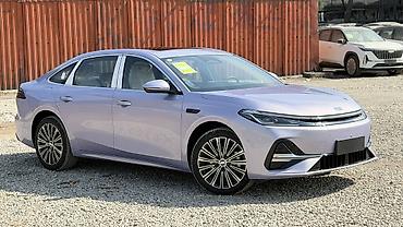 Geely: Geely Galaxy A7. Автомобиль вошел в книгу рекордов Гинеса, больше — 2