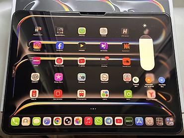 ipad pro 9 7: IPad Pro 13 M5 16Gb/1Tb WiFi+Cellular (eSiM 5G) Space Black (Чёрный — 3