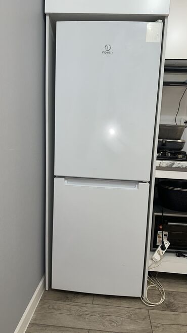 стиральные маши буны: Холодильник Indesit, Б/у, Двухкамерный, 60 * 170 *