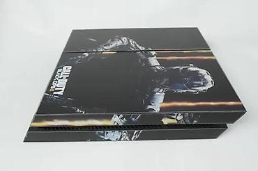 PS4 (Sony Playstation 4): U ponudi Sony Playstation 4 sa naslova. Konzola je novija fat — 8