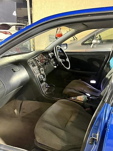 2 8: Toyota Mark II: 1995 г., 2 л, Автомат, Бензин, Седан — 5
