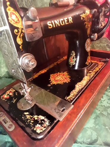 Qədim tikiş maşınları: Qədimi tikiş maşını SİNGER satılır.Şotlandiya Klaydbank ş (Clydebank) — 9