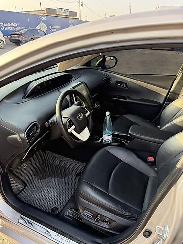 Toyota: Toyota Prius: 2017 г., 1.8 л, Вариатор, Гибрид, Лифтбек — 9