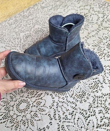 ccc papuce: Tople čizme „šunjalice“, broj 37 - Unutrašnje gazište: 23,5 cm - — 6