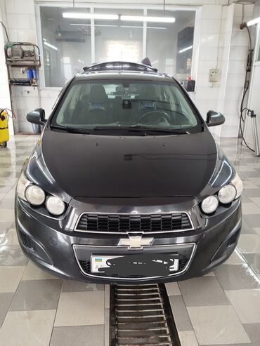 ilkin ödəniş 5000 azn evlər: Chevrolet Aveo: 1.4 l | 2013 il 182000 km Sedan