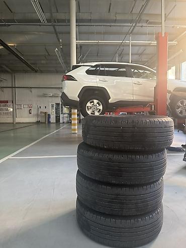 larzon disk: İşlənmiş Şin Dunlop 225 / 65 / R 17 — 2