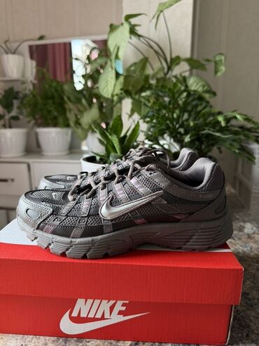 кроссовки для волейбола найк: Кроссовки Nike Air Max Dawn в черном цвете с белой подошвой. Модель