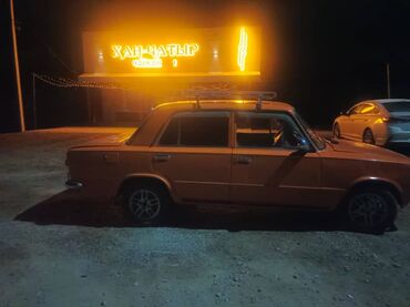 ВАЗ (ЛАДА): ВАЗ (ЛАДА) 2101: 1977 г., 1.5 л, Механика, Бензин, Седан — 2