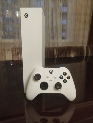 Xbox Series S: Məhsul: Xbox Series S konsolu (ağ korpus, qara havalandırma paneli — 3