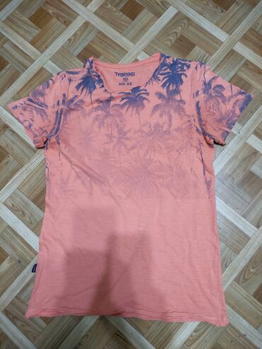Рубашки: Рубашки и Футболки на рост 170, вес 60 Новые и б/у, цены от 100 до — 18