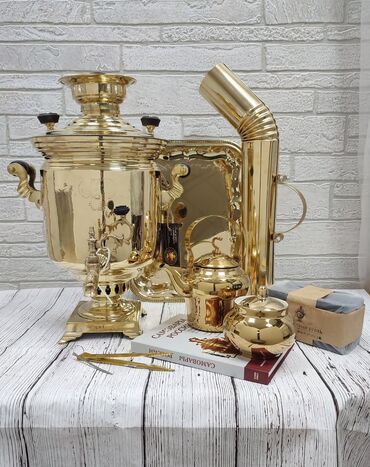 caydan caynik destleri: Mis samovar dəsti – kömürlə işləyən klassik rus samovarı Dəst