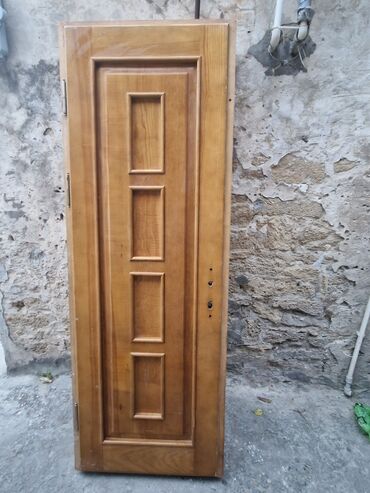 Дверные ручки: Polad materialdan mohkəm qapı yaxşı vəziyyətdə eni 72 sm uzunluğu 2