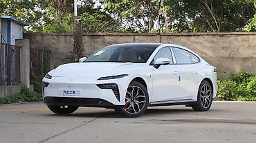Dongfeng: Dongfeng : 2025 г., Электромобиль — 10