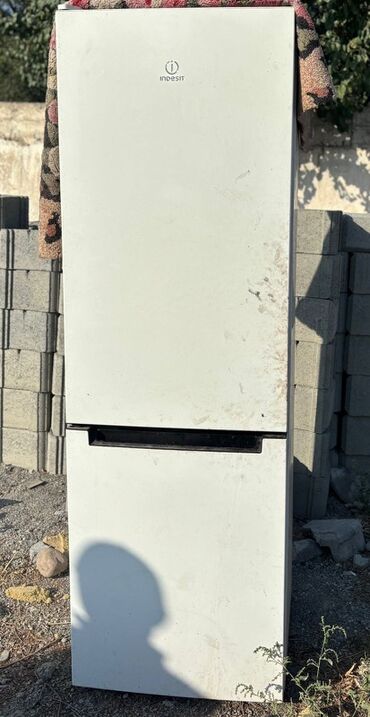 о интернет: Холодильник Indesit, Двухкамерный, 60 * 200 *