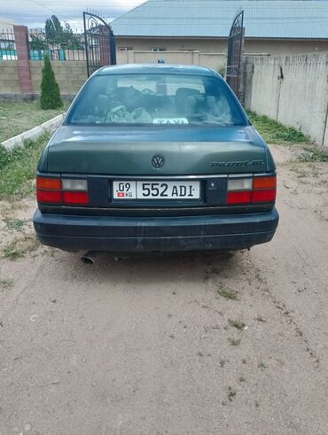 Volkswagen: Volkswagen Passat: 1991 г., 2 л, Механика, Бензин, Седан