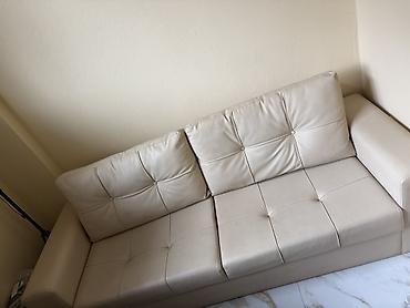 Диваны: Bej rəngli 3-yerlik divan - Minimalist dizayn, düyməli tikiş — 2