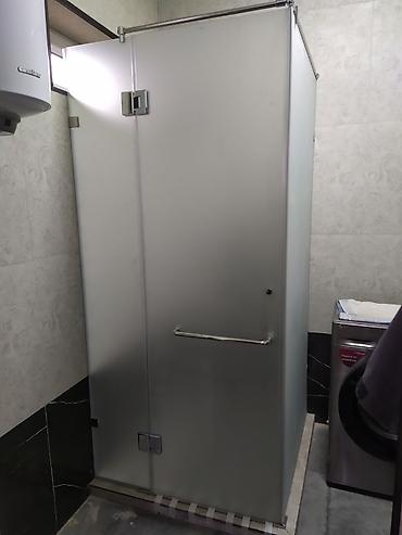 Душевые перегородки и ограждения: Душевая кабина, перегородка. душевая перегородка, закалённое стекло — 14