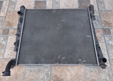 бампера гольф 2: Dodge markasi ucun radiator