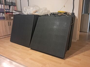 экран к5: Продаю почти новые LED экран 
размер 90*90