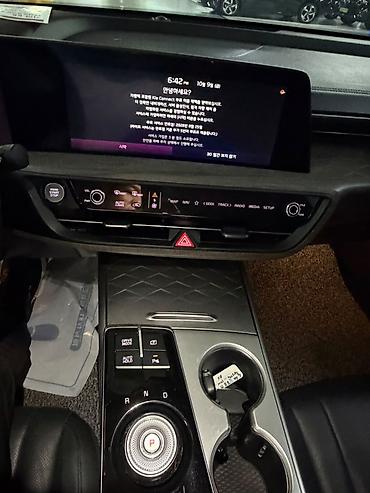 Kia: Kia K8: 2022 г., Седан — 32