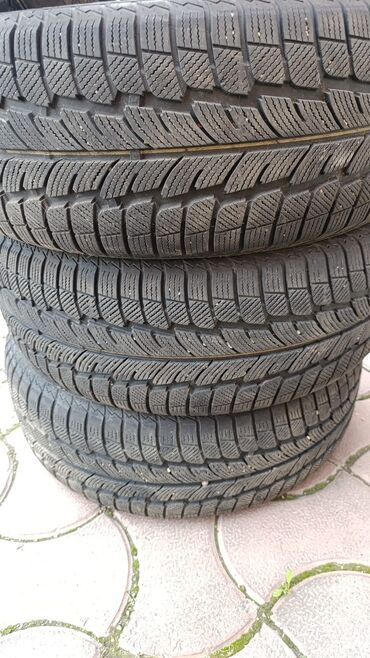 Шины: Шины 205 / 55 / R 16, Зима, Б/у, Комплект, Легковые, Китай, Roadstone