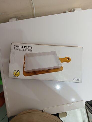 этажерка для сухофруктов: Закусочная тарелка с бамбуковой подставкой(SNACK PLATE WITH BAMBOO