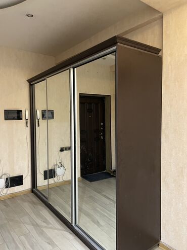 islenmis paltar dolabi: Гардеробный шкаф, Б/у, 3 двери, Распашной, Прямой шкаф, Азербайджан