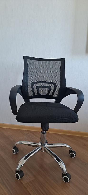 Erqonomik ofis kreslosu – qara rəng - Nəfəsalan mesh arxa hissə: uzun